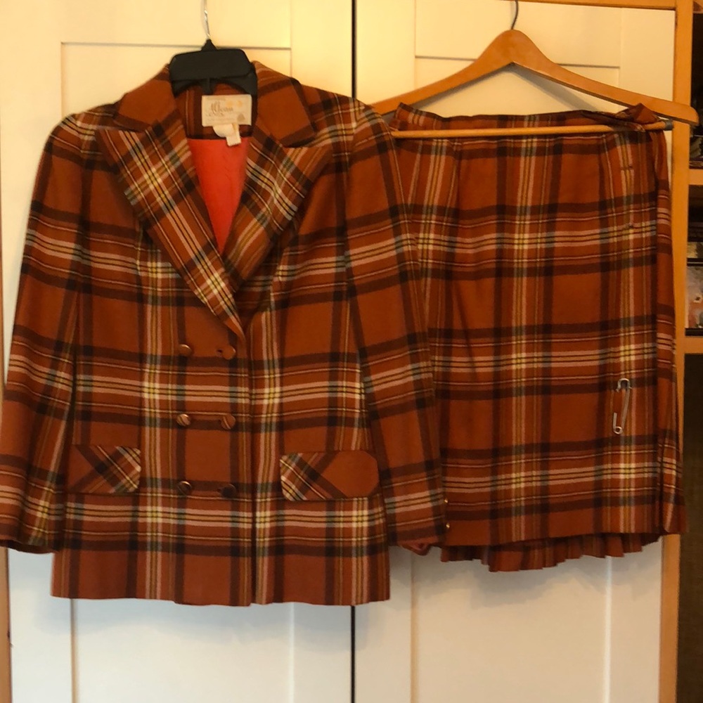 Early ‘70’s vintage Aljean of Canada tartan kilt suit. Size 8